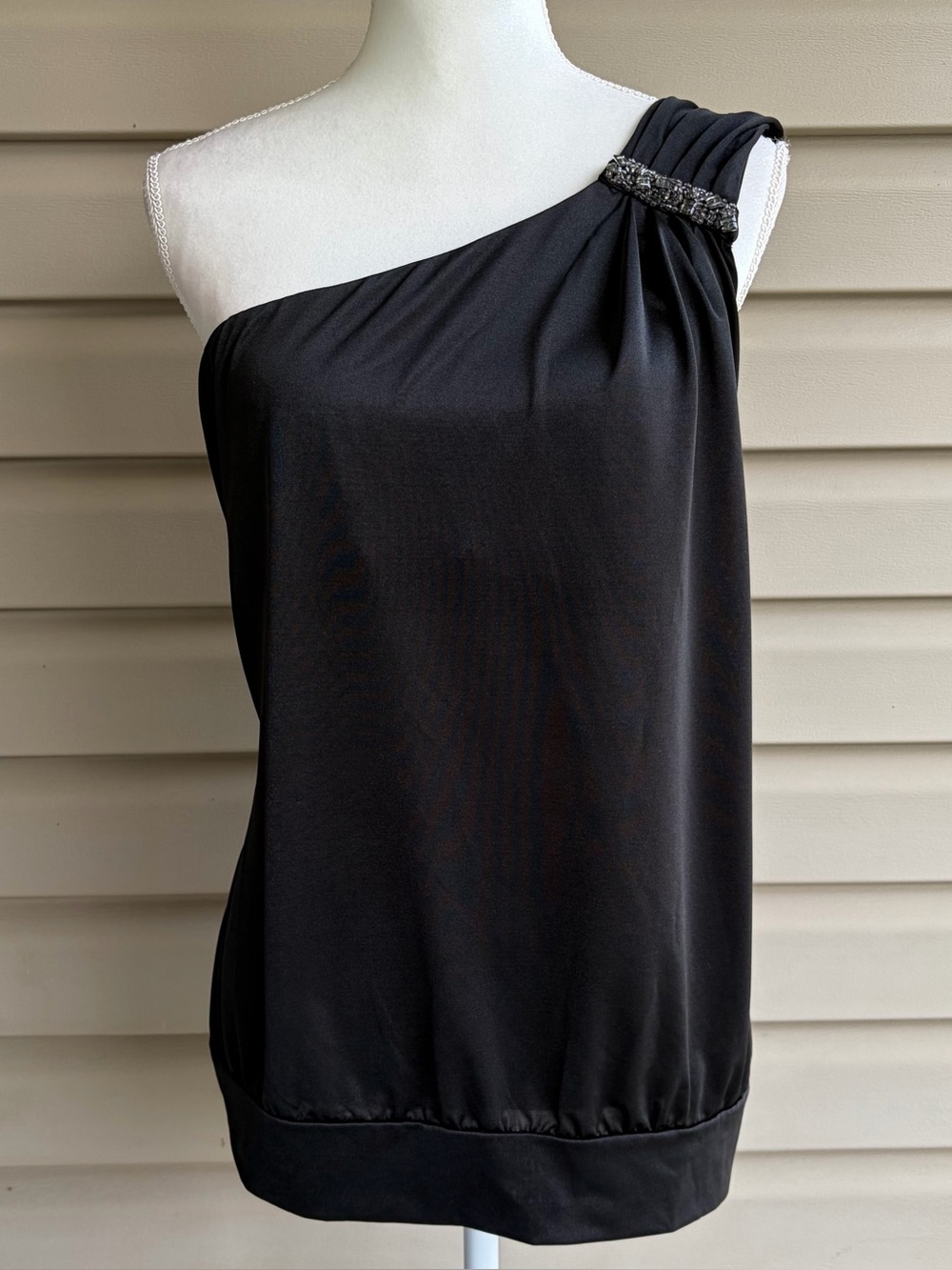 •New York & Company• Stretch One-Shoulder Embellished Blouse – Size XL